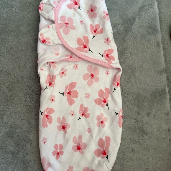 Mama Cheetah Baby Swaddle Blankets with Pink Trim - Picture 11 of 11